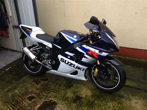 2 scheme that features complementary black graphics and wheels. . Gsxr 1000 for sale